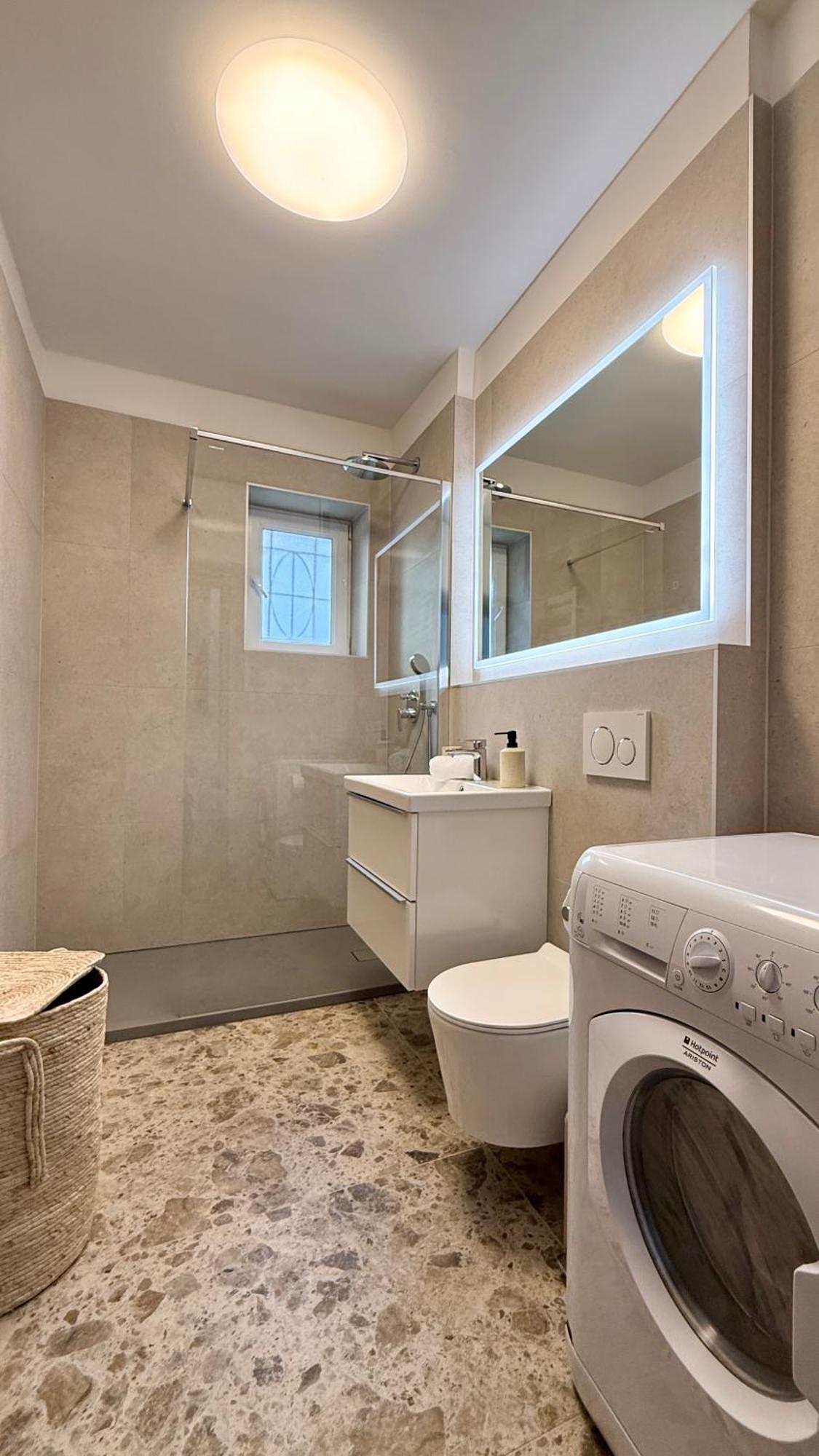 Luxurious With Private Garden Split