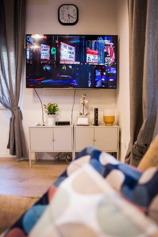 Luxurious With Private Garden Appartement *
