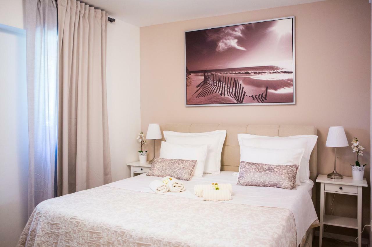 Luxurious With Private Garden Appartement