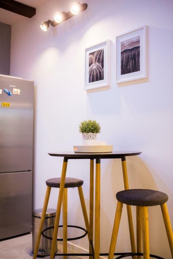 Luxurious With Private Garden Appartement *